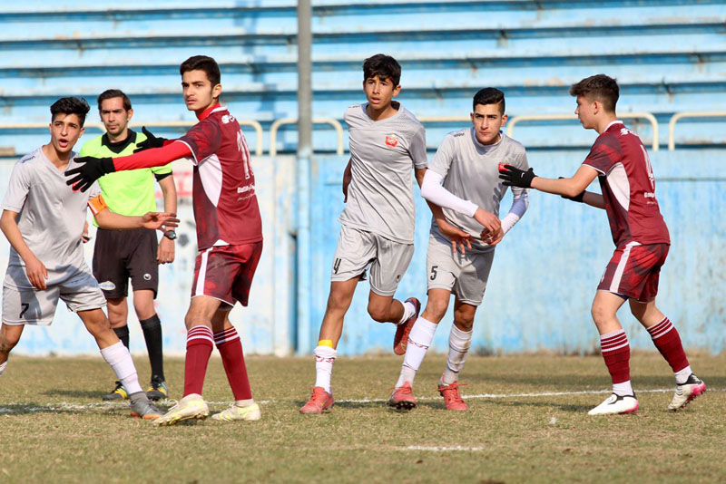 گزارش تصویری دیدار نونهالان پارسیان جوان ایرانیان - نونهالان پرسپولیس - 29 بهمن 1400